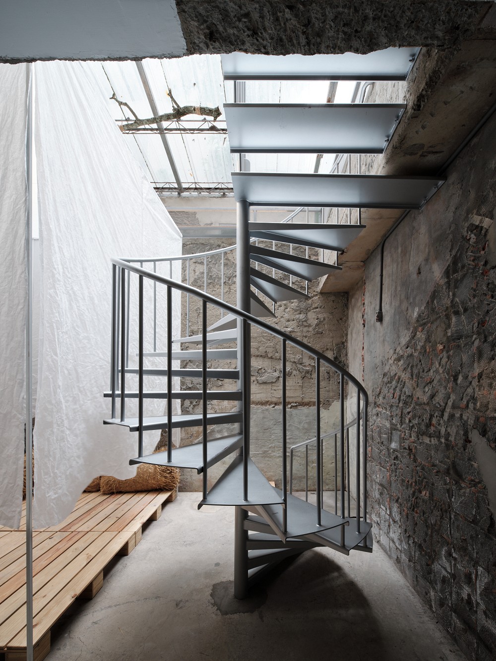 台北特色咖啡廳「IN LAB」！巷弄裡的實驗性光盒咖啡空間