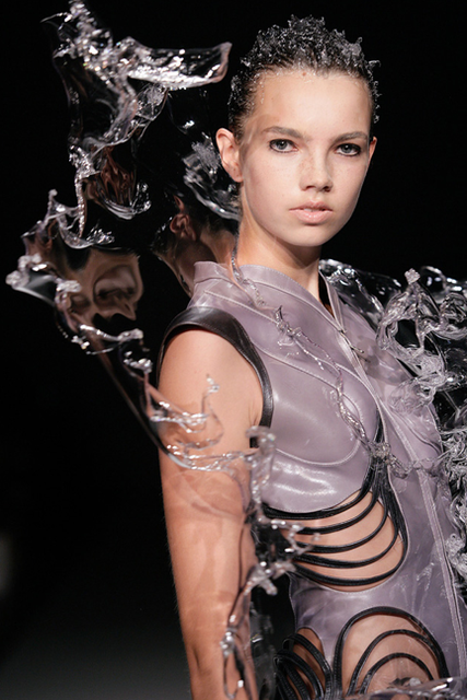 Crystallization collection 水做的衣服