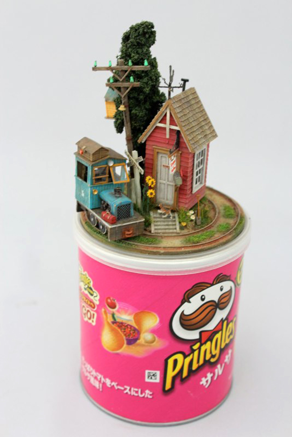 袖珍藝術的新舞台，日常物件上的小風景