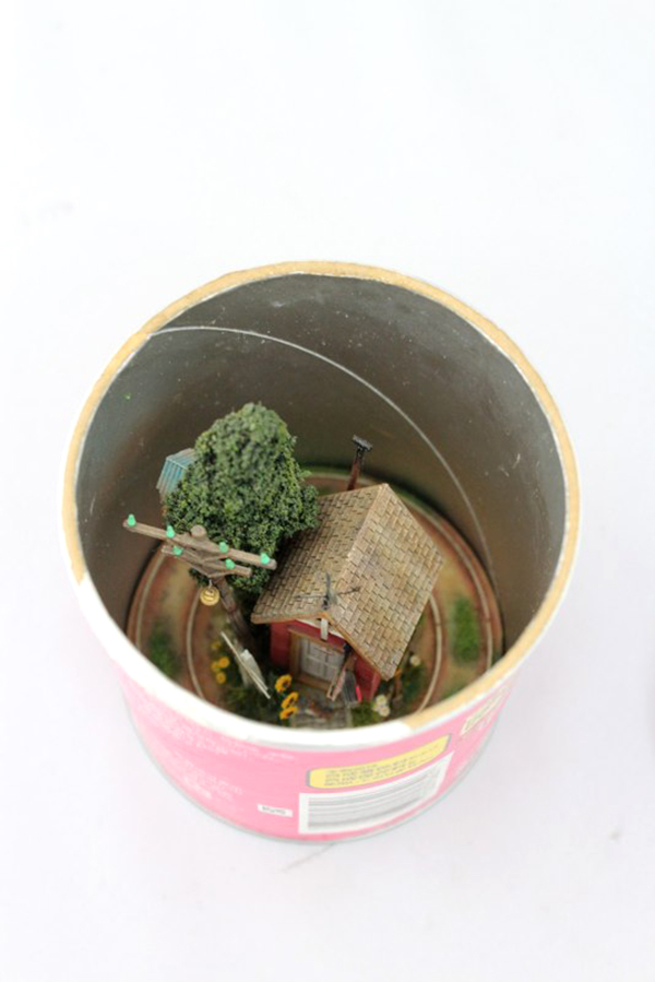 袖珍藝術的新舞台，日常物件上的小風景