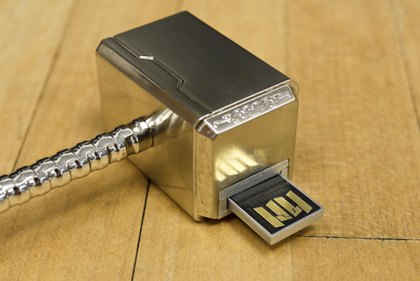 【生活玩物】豈是一個帥字了得！超級英雄聯名隨身碟