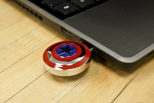 【生活玩物】豈是一個帥字了得！超級英雄聯名隨身碟