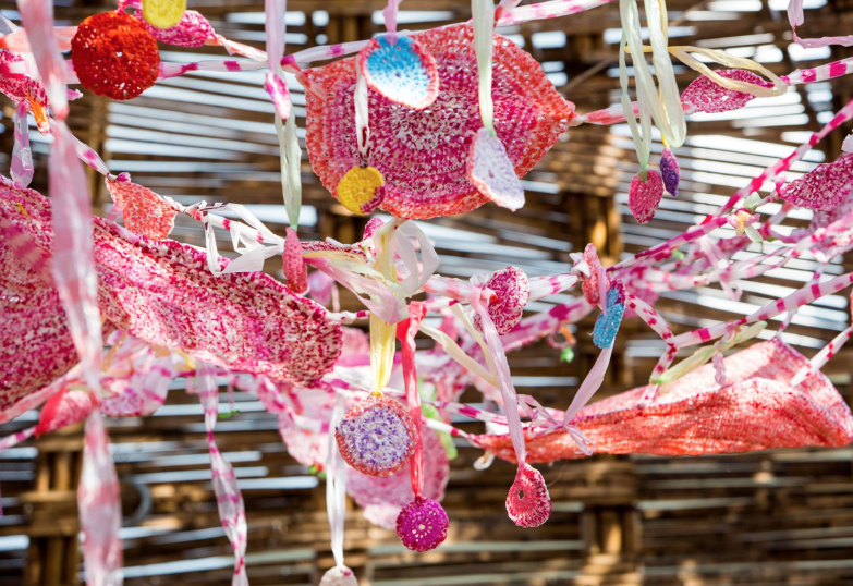 體驗不打烊的台北城!2019 台北白晝之夜大趣看充氣巨型兔子、強迫社交椅等 60 件裝置表演