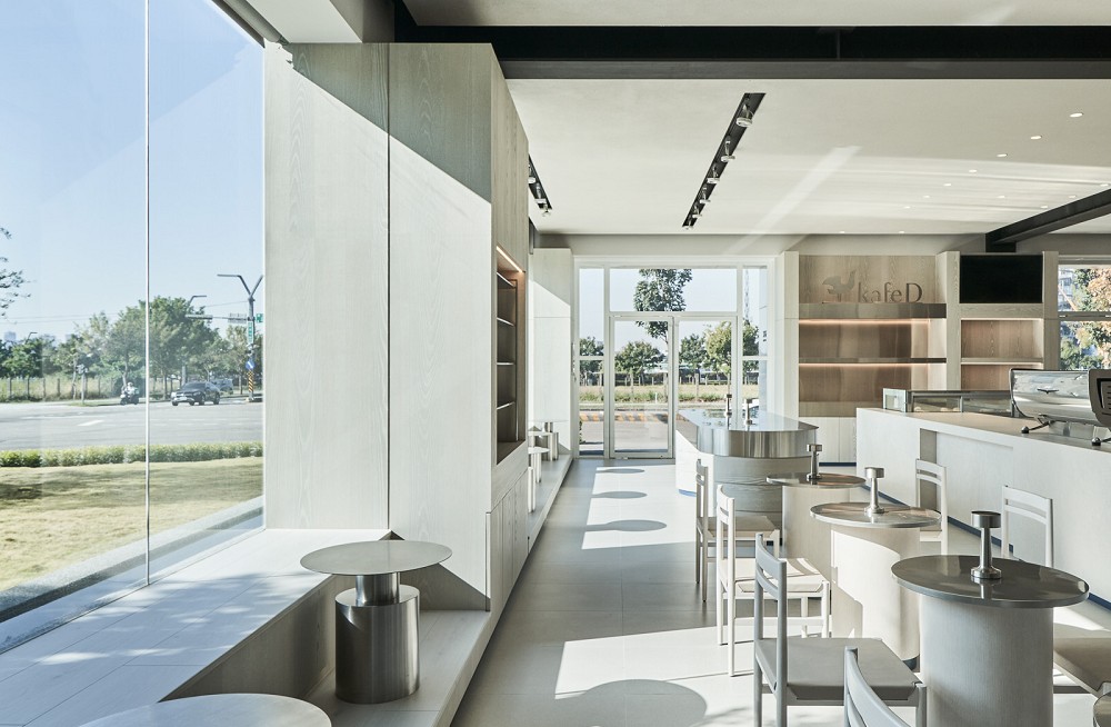 台中kafeD水湳旗艦店亮點！包浩斯風格空間結合專業咖啡體驗、甜點工藝