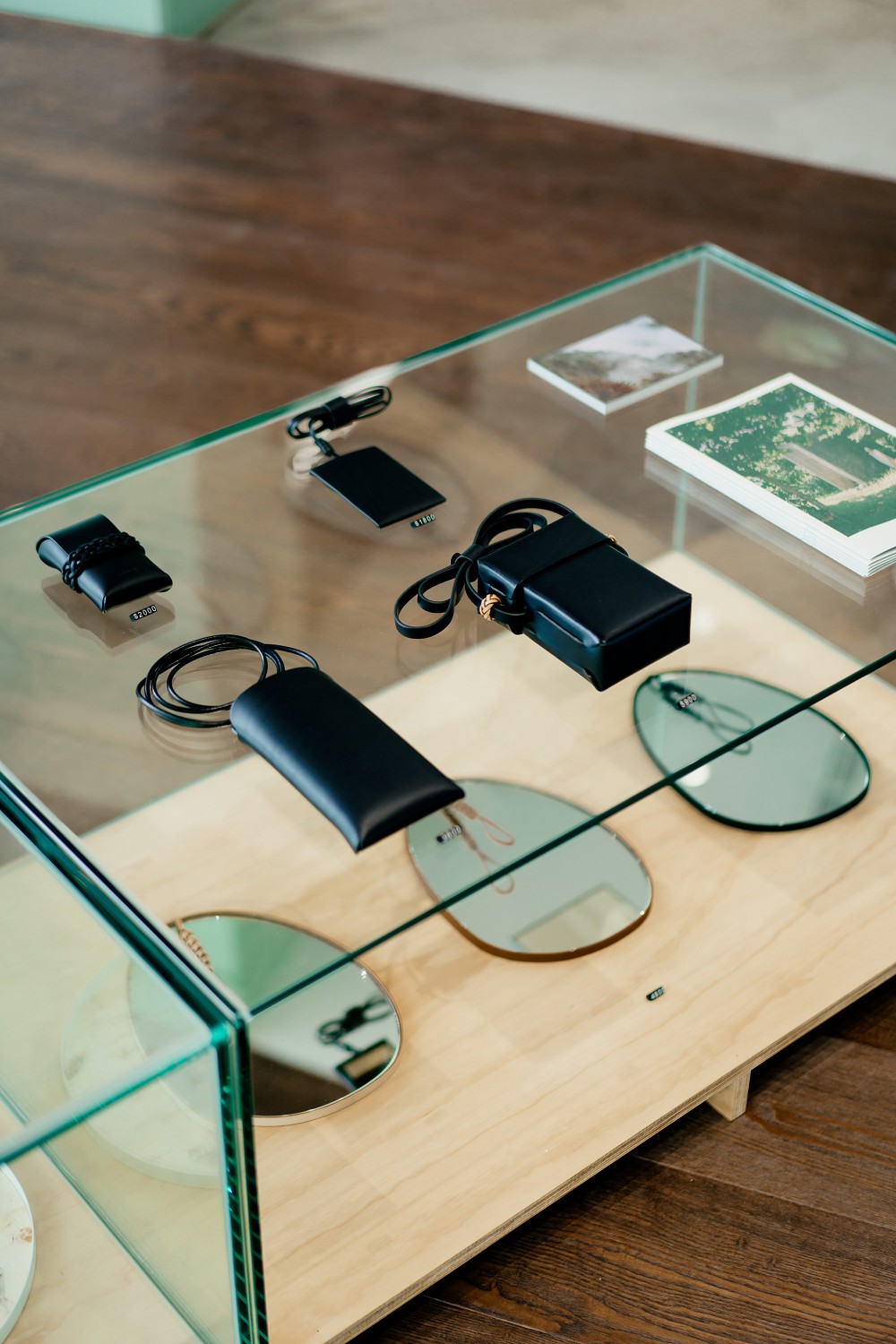 新竹「春室+P STORE」循環設計選物店!集結玻璃工藝、風格選品空間