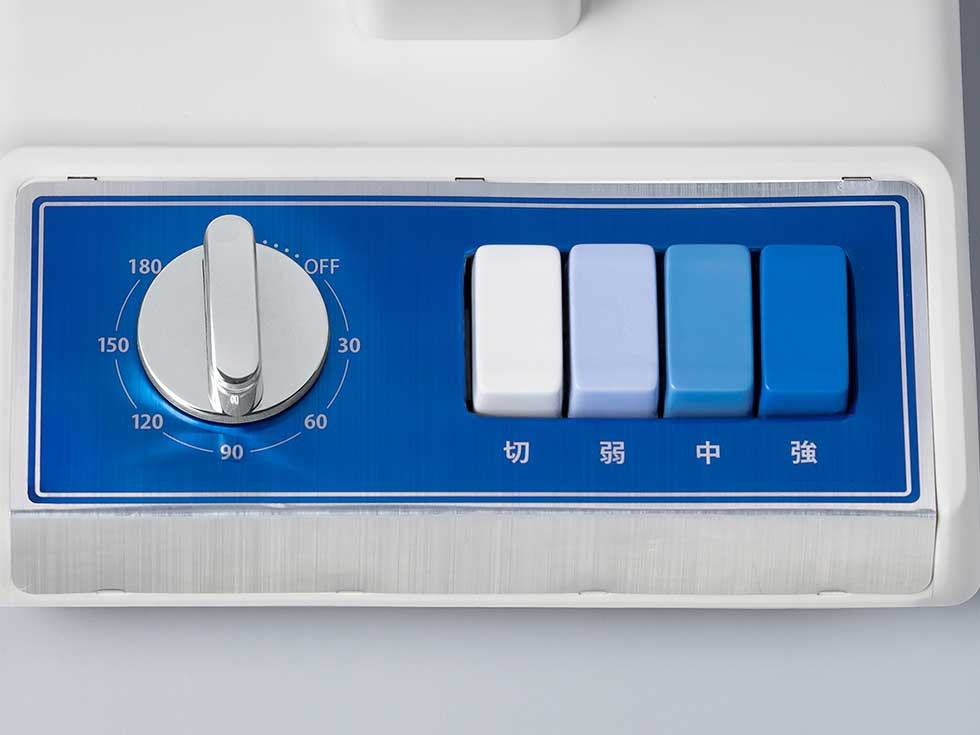 日本KOIZUMI迷你昭和電風扇！迷你造型、經典藍白配色掀起懷舊風情