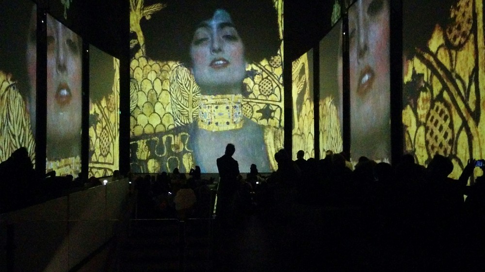 《克林姆藝術沉浸特展》台北松菸6月登場！沉浸在吻、金色時期等140幅名畫世界