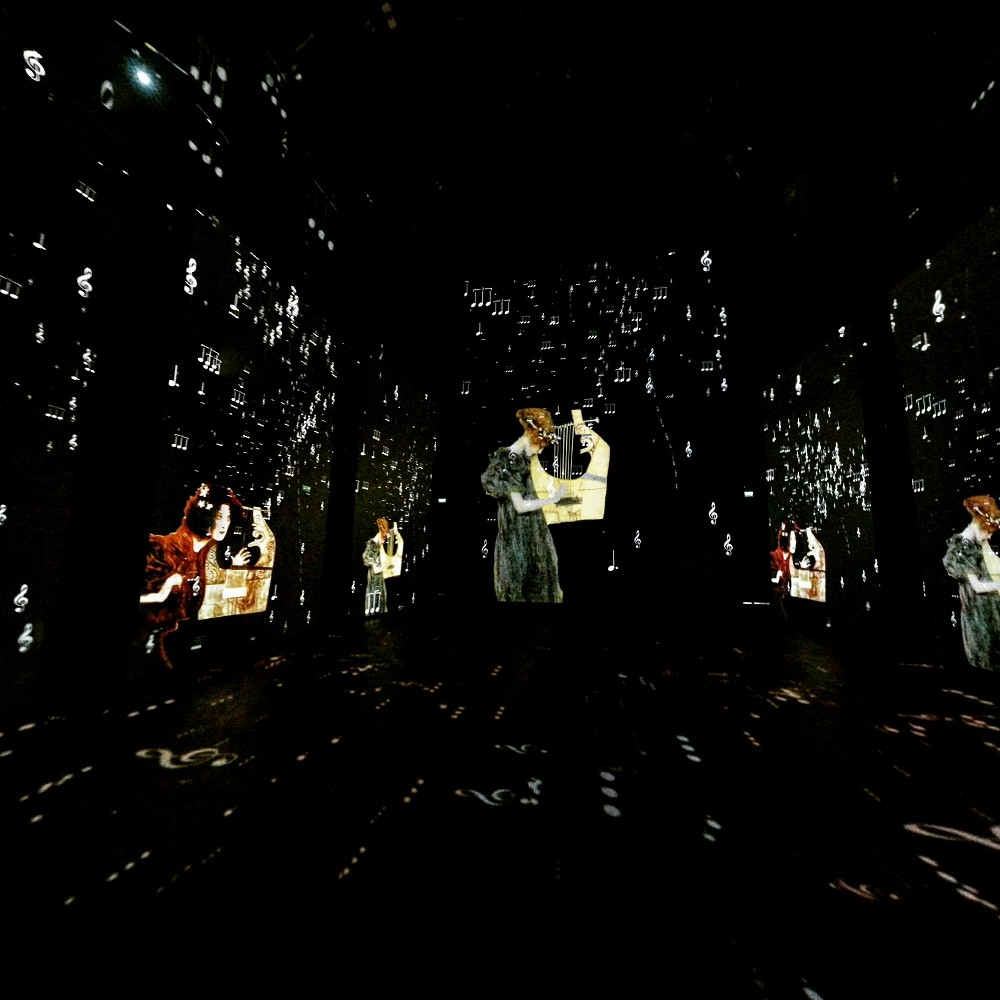 《克林姆藝術沉浸特展》台北松菸6月登場！沉浸在吻、金色時期等140幅名畫世界