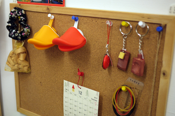 鴨鴨站起來！陪你一起講不停的鴨嘴手機架