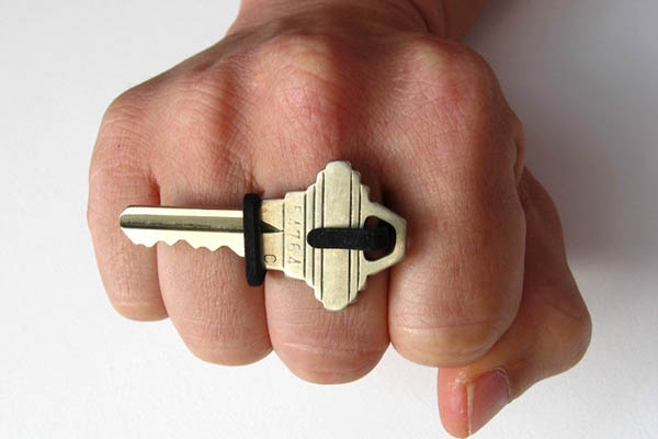 出門慢跑？別忘記戴上你的鑰匙戒指！