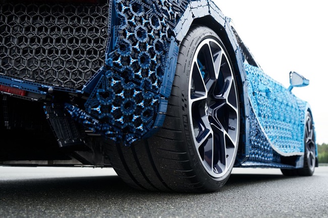 Lego Technic 不做玩具了，它們要做跑車