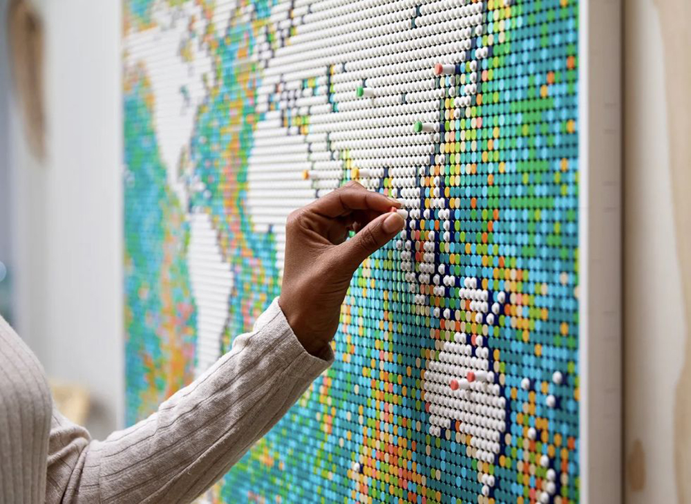 10+防疫桌遊精選！史上最大樂高世界地圖、Dior奢華拼圖、超萌小海豹桌遊陪你宅在家找樂子