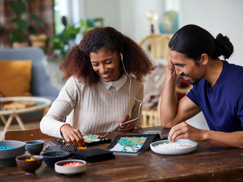 10+防疫桌遊精選！史上最大樂高世界地圖、Dior奢華拼圖、超萌小海豹桌遊陪你宅在家找樂子