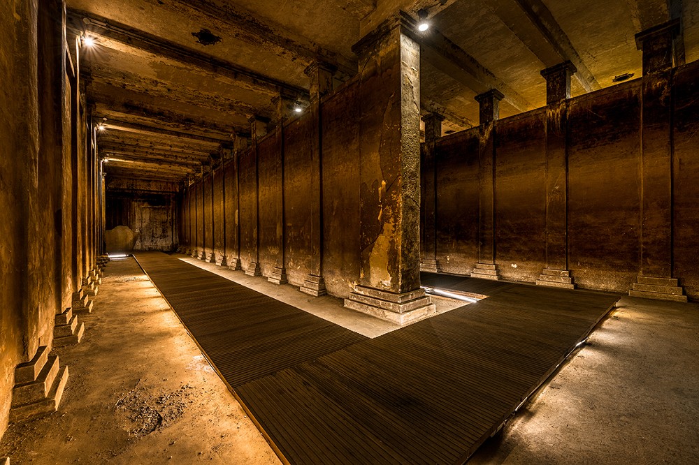 台北觀音蓄水池《獵島計畫》亮點！藍眼淚、化石紙雕等13組作品打造地下奇幻展覽