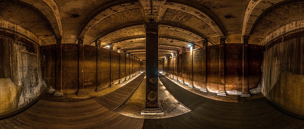 台北觀音蓄水池《獵島計畫》亮點！藍眼淚、化石紙雕等13組作品打造地下奇幻展覽