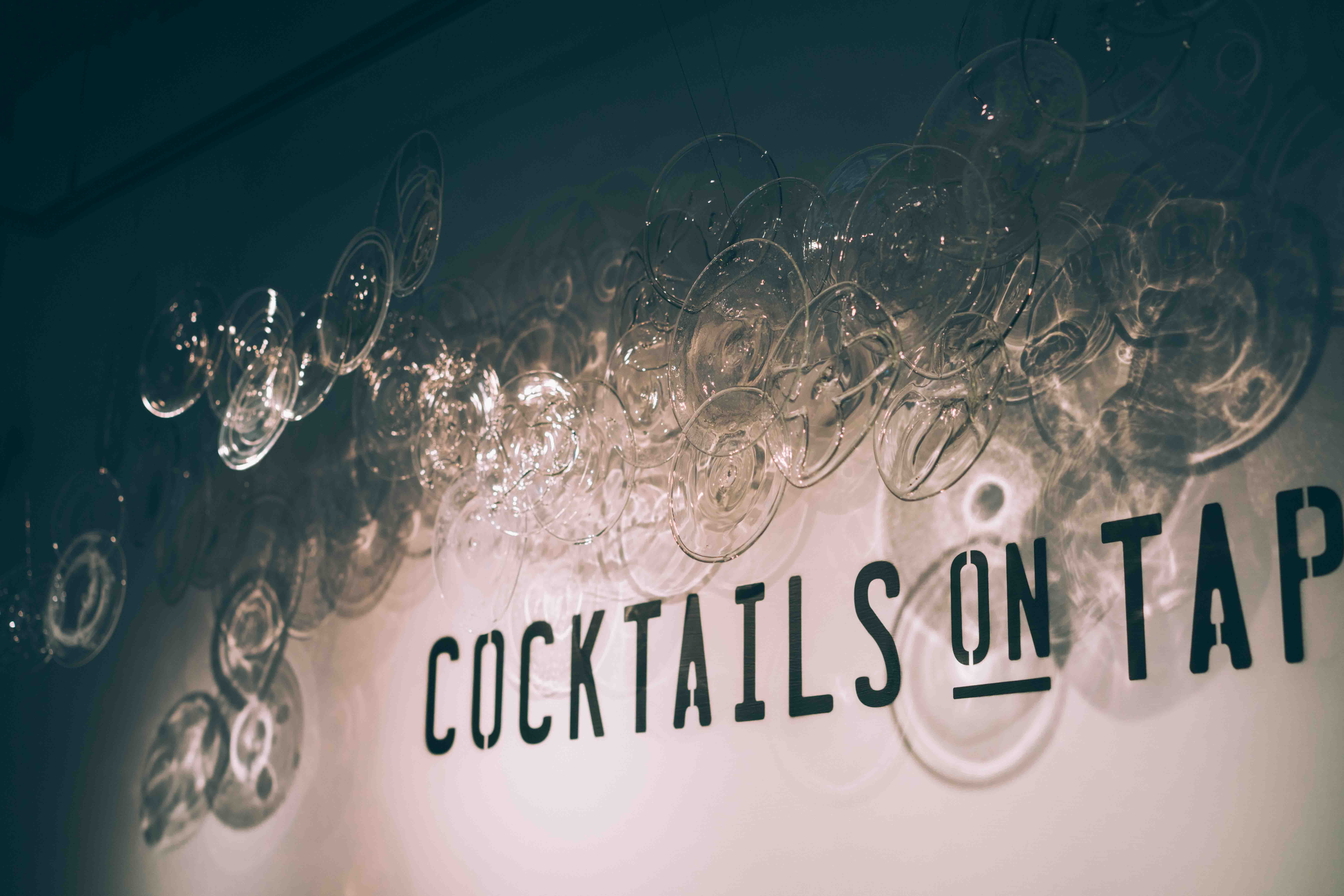 藝術浪潮襲來台北大安區 5 獨立店家！魚群迴流老宅花店、剪紙光影悠晃地底圖書館... 等城市散步地圖