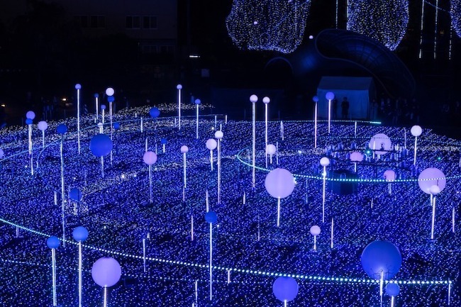 六本木東京中城聖誕燈光盛宴，還能一邊滑冰一邊享受夜景！