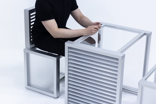 鋁製百葉窗製成的系列傢具「louver」，展現最直接的微妙美感
