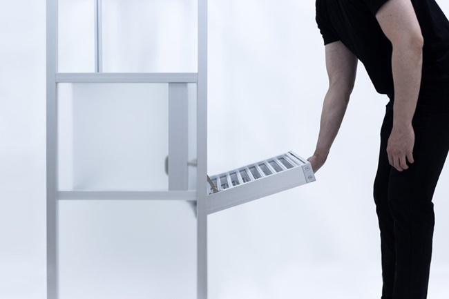 鋁製百葉窗製成的系列傢具「louver」，展現最直接的微妙美感
