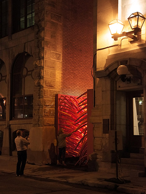 體驗小丑魚穿梭在海葵中的感覺，有趣的大型互動裝置