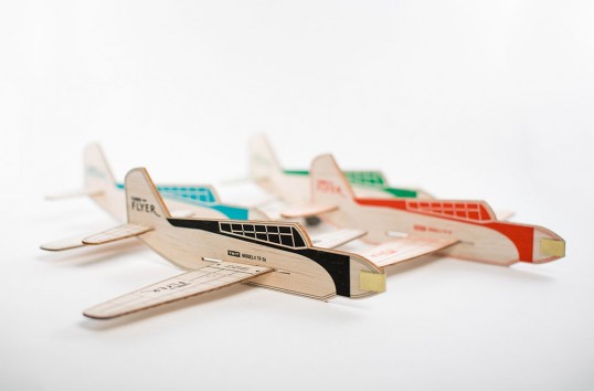 號稱可以飛到 15 公尺高度的無動力木片飛機