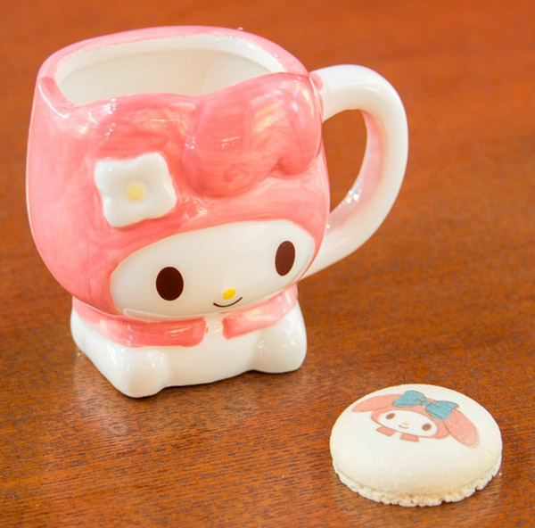 粉嫩嫩色系的美樂蒂咖啡館，可愛中又帶著成熟感