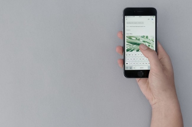 魔法般的 UX！結合了 AR 技術使多任務處理更直覺了