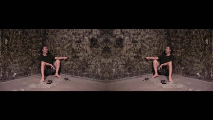 思索監禁的意義 行為藝術家活埋自己