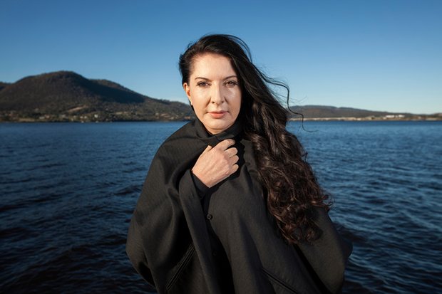 行為藝術教母阿布拉莫維奇 回憶錄未發行先引話題