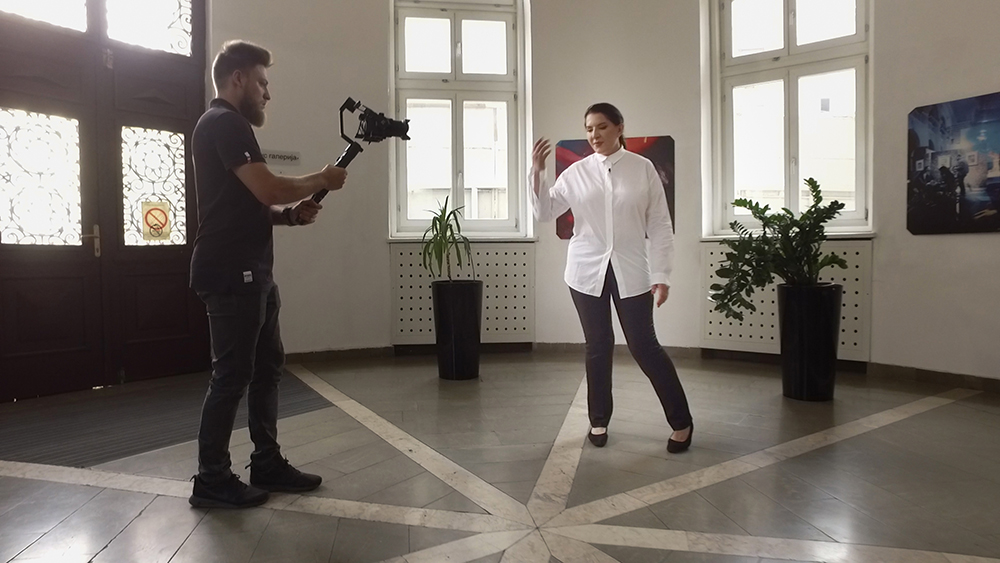 《凝視瑪莉娜2》揭開行為藝術教母瑪莉娜面紗！從狂放創作到返鄉的藝術旅程