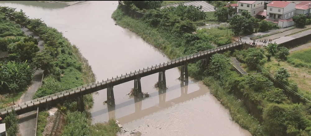 高雄2023美濃水圳漫旅藝術節登場!百年水橋點燈、台日品牌市集、體驗活動