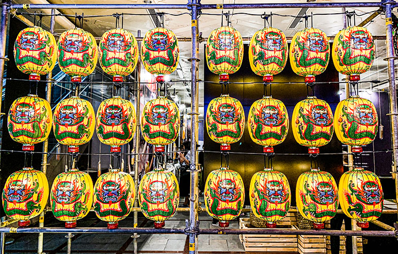 台北萬華「艋舺拚場」新舊工藝碰撞!燈籠、紅龜粿、青草店等 5 大經典和新世代工藝同場競技