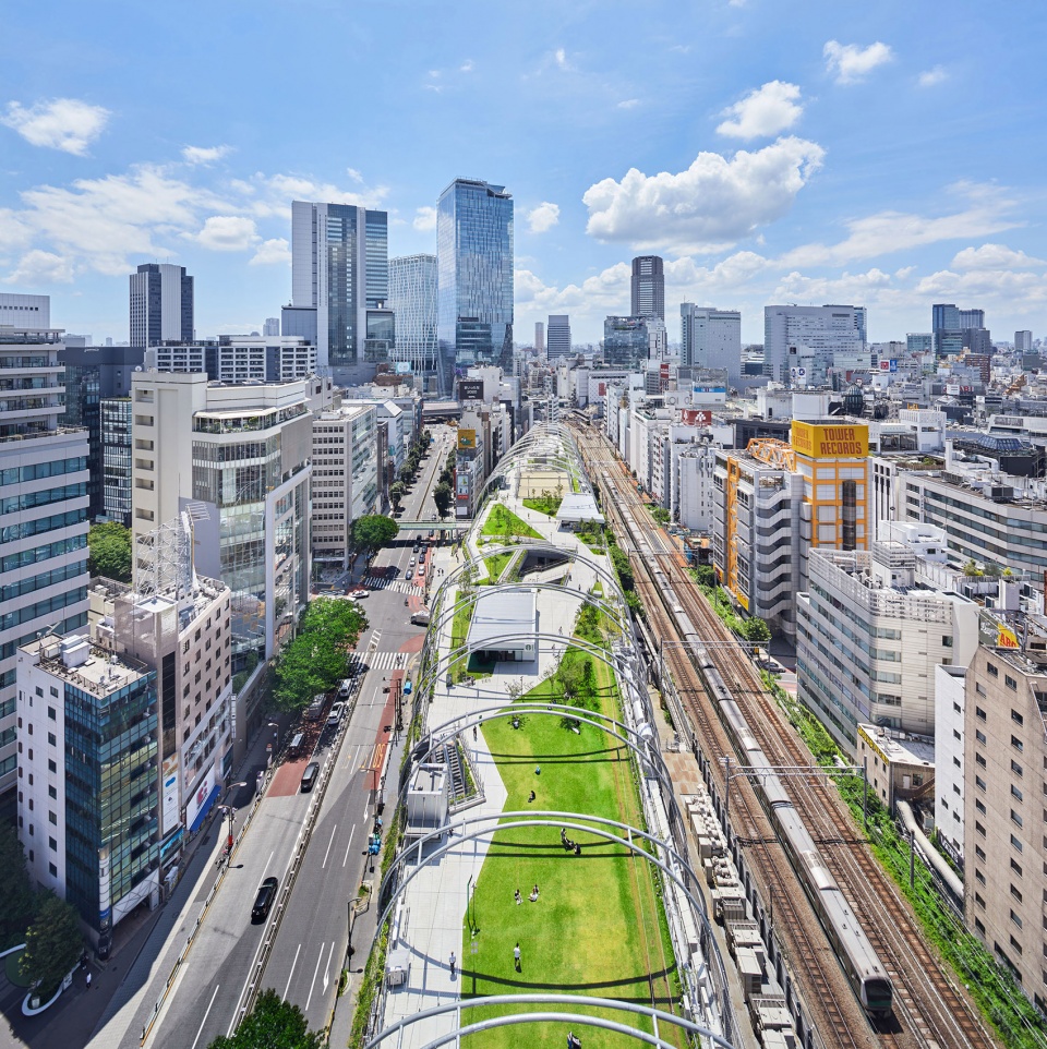 東京澀谷新地標「宮下公園MIYASHITA PARK」！結合公園、購物、旅館的空中綠色廊道