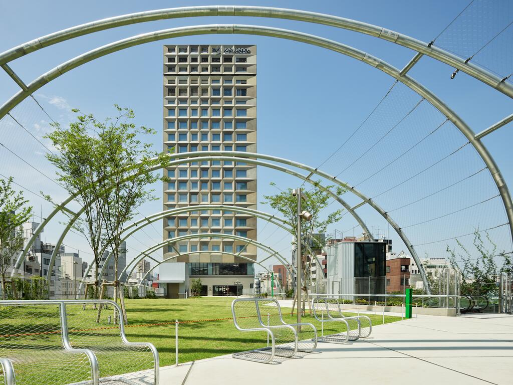 東京澀谷新地標「宮下公園MIYASHITA PARK」！結合公園、購物、旅館的空中綠色廊道