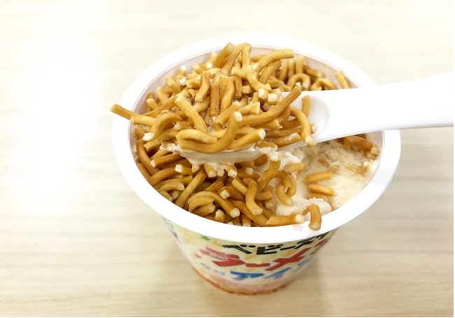 日本7-11超商話題新作！模範生點心麵冰淇淋衝擊你的味蕾