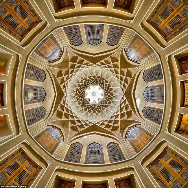 抬頭看見一片的華美壯麗-Mohammad Domiri