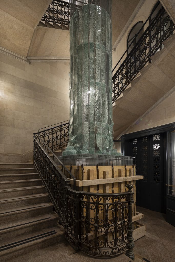 縹緲紀念碑藏身威尼斯古蹟！義大利藝術家Edoardo Tresold全新空靈鐵絲網雕塑