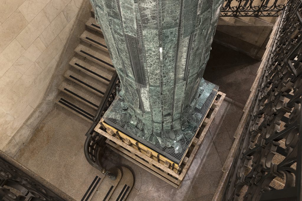 縹緲紀念碑藏身威尼斯古蹟！義大利藝術家Edoardo Tresold全新空靈鐵絲網雕塑