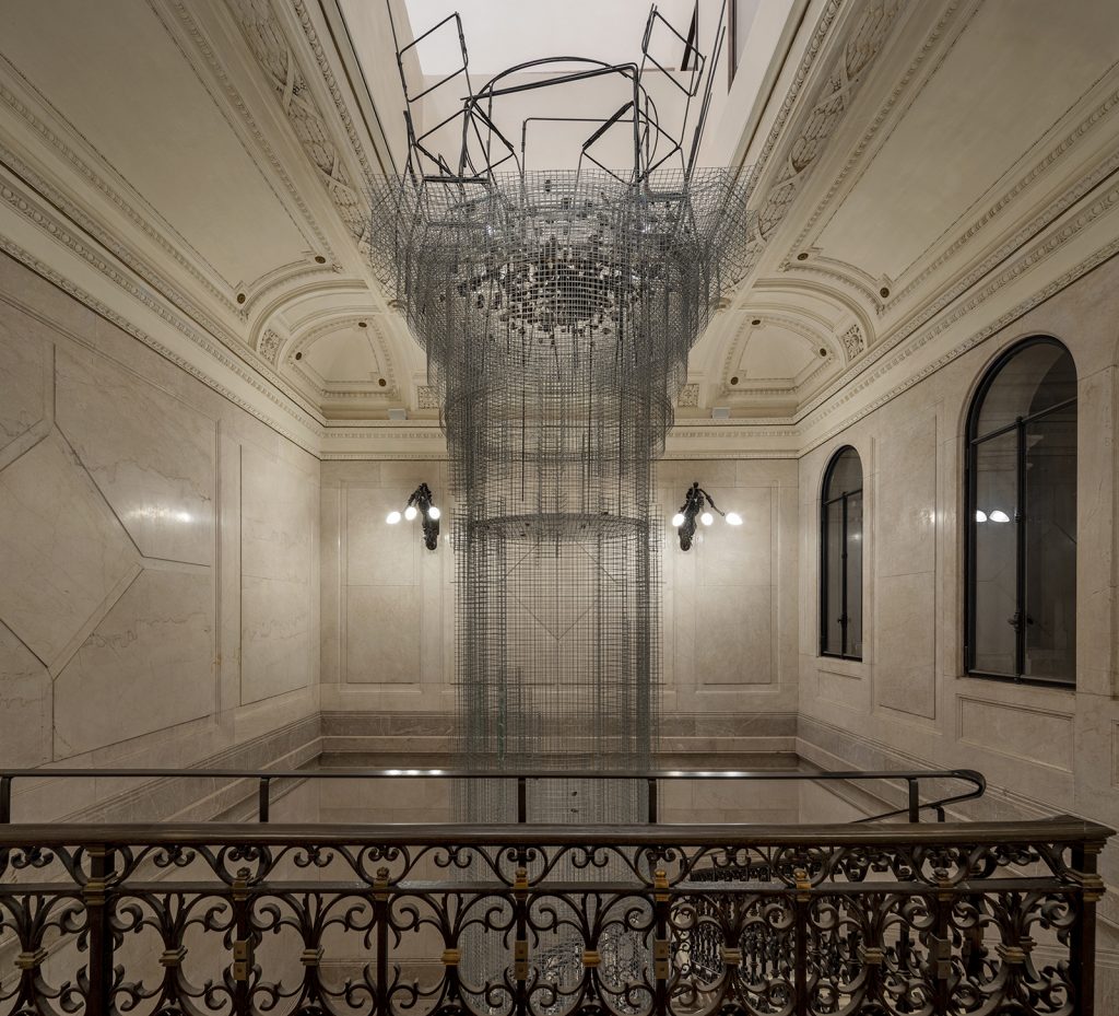 縹緲紀念碑藏身威尼斯古蹟！義大利藝術家Edoardo Tresold全新空靈鐵絲網雕塑