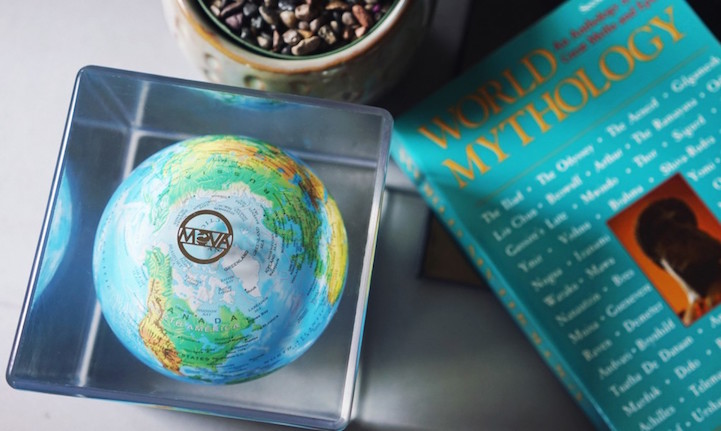 以太陽能為動力，永不止息自轉地球儀 MOVA Cube