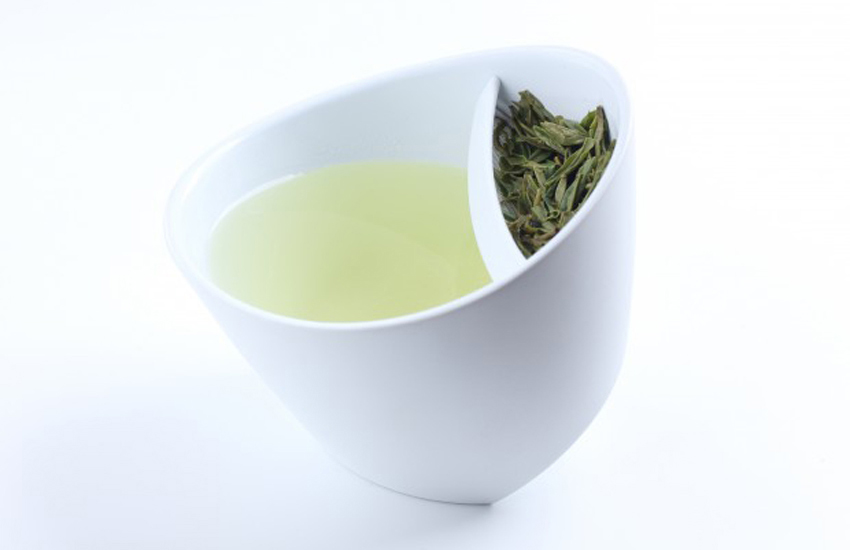 聰明的傾角泡茶杯