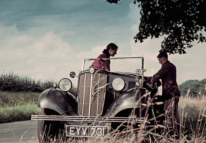 有一種浪漫步調，老是晚了那麼一拍 Photos from 1939