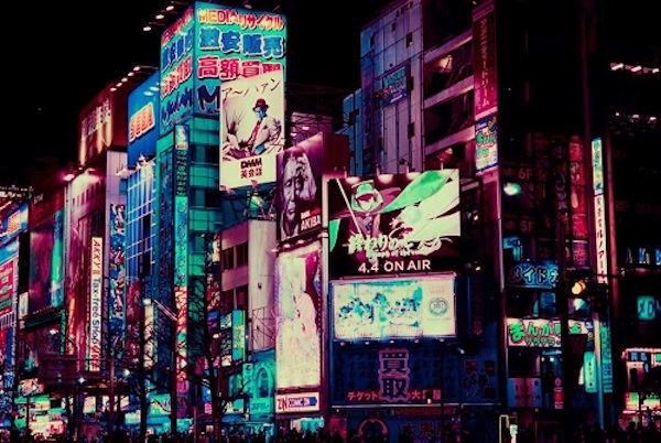 日本人最近都在瘋這個？超夢幻的霓虹濾鏡 App