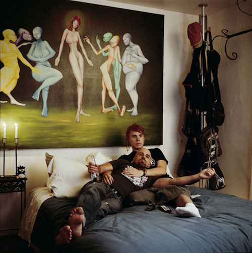 你也一樣歪七扭八嗎？Olivier Culman帶你一起看電視機前的人們