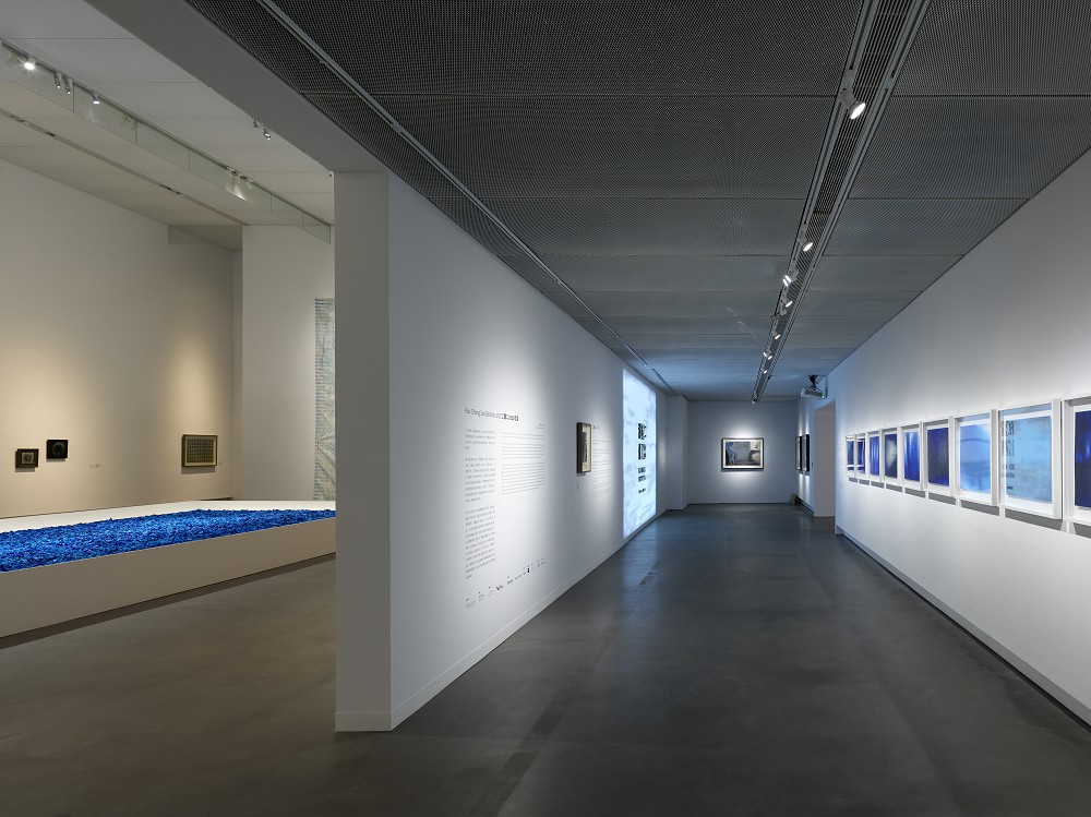 高美館《江賢二2023個展》亮點！走進藝術家「湛」自然地景、古典音樂等百件畫作