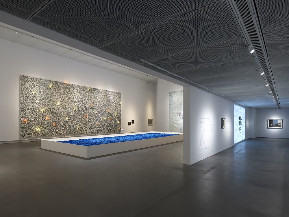 高美館《江賢二2023個展》亮點！走進藝術家「湛」自然地景、古典音樂等百件畫作