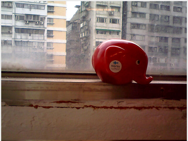 [開箱文] 比玩具還玩具的IKEA KNÄPPA紙相機  