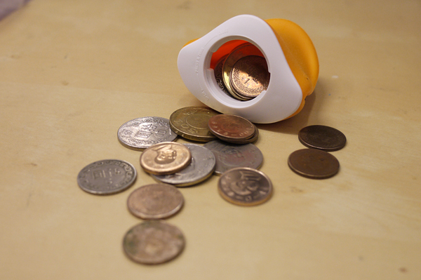 鴨鴨站起來！陪你一起講不停的鴨嘴手機架