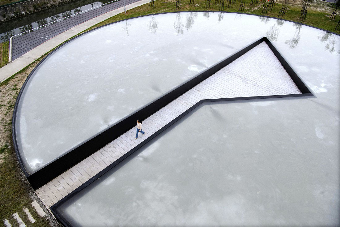 屏東縣民公園亮點！廢棄台糖紙漿廠遺構變身秘境花園、地景劇場