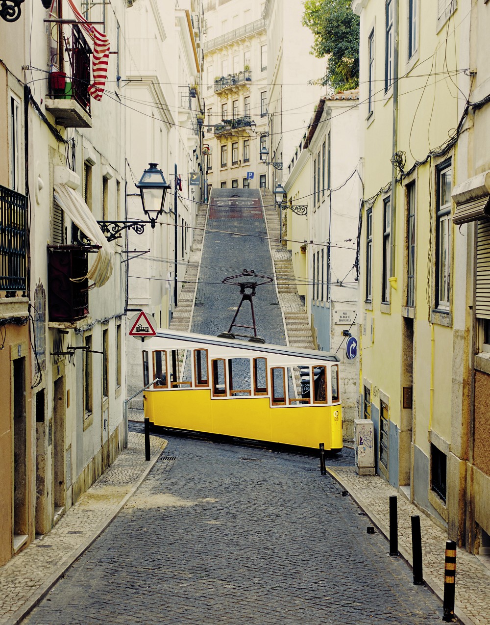 轉角遇見魏斯安德森!純白雲霄飛車樂園、圓山大飯店等全球12個置中美學景點